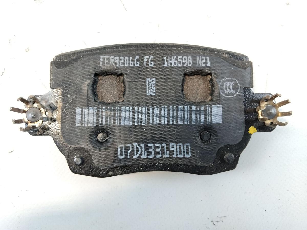 Tesla Model Y Performance original Satz Bremsscheiben hinten mit Bremsbelägen