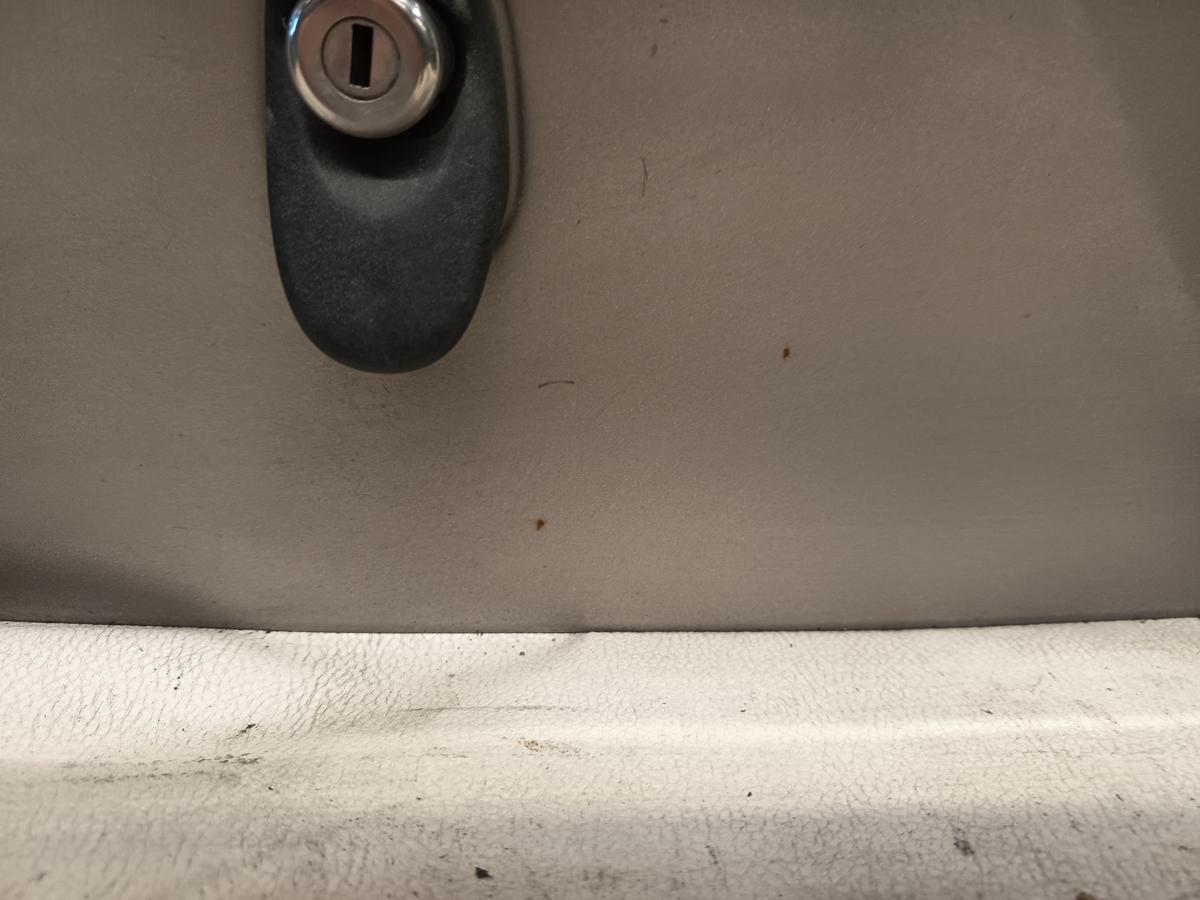 Toyota Yaris P1 original Heckklappe Heckdeckel 1D2-Silbergrau met Bj 2004