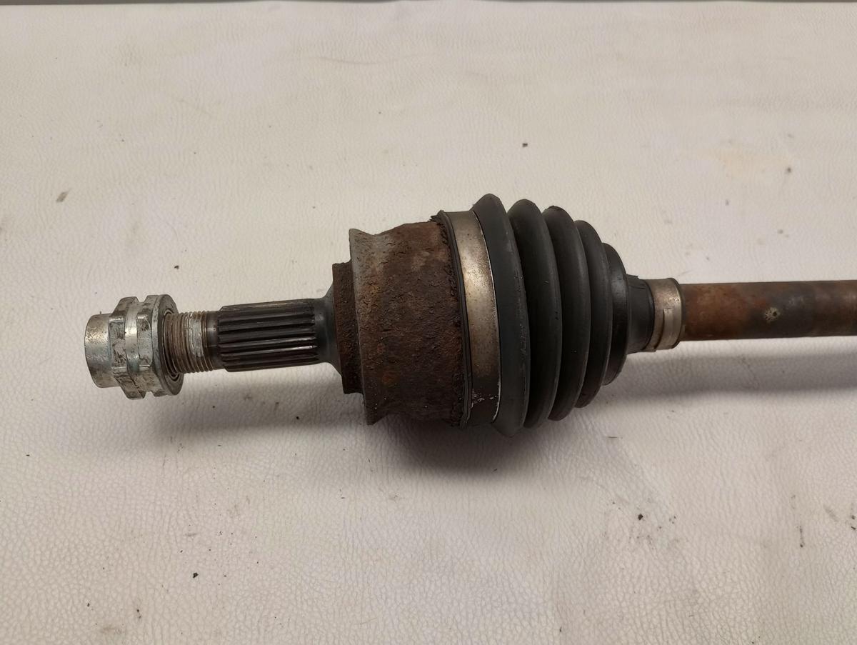 Ford Ka 2 RU8 orig Antriebswelle Gelenkwelle links 1.25 51kW Bj 08