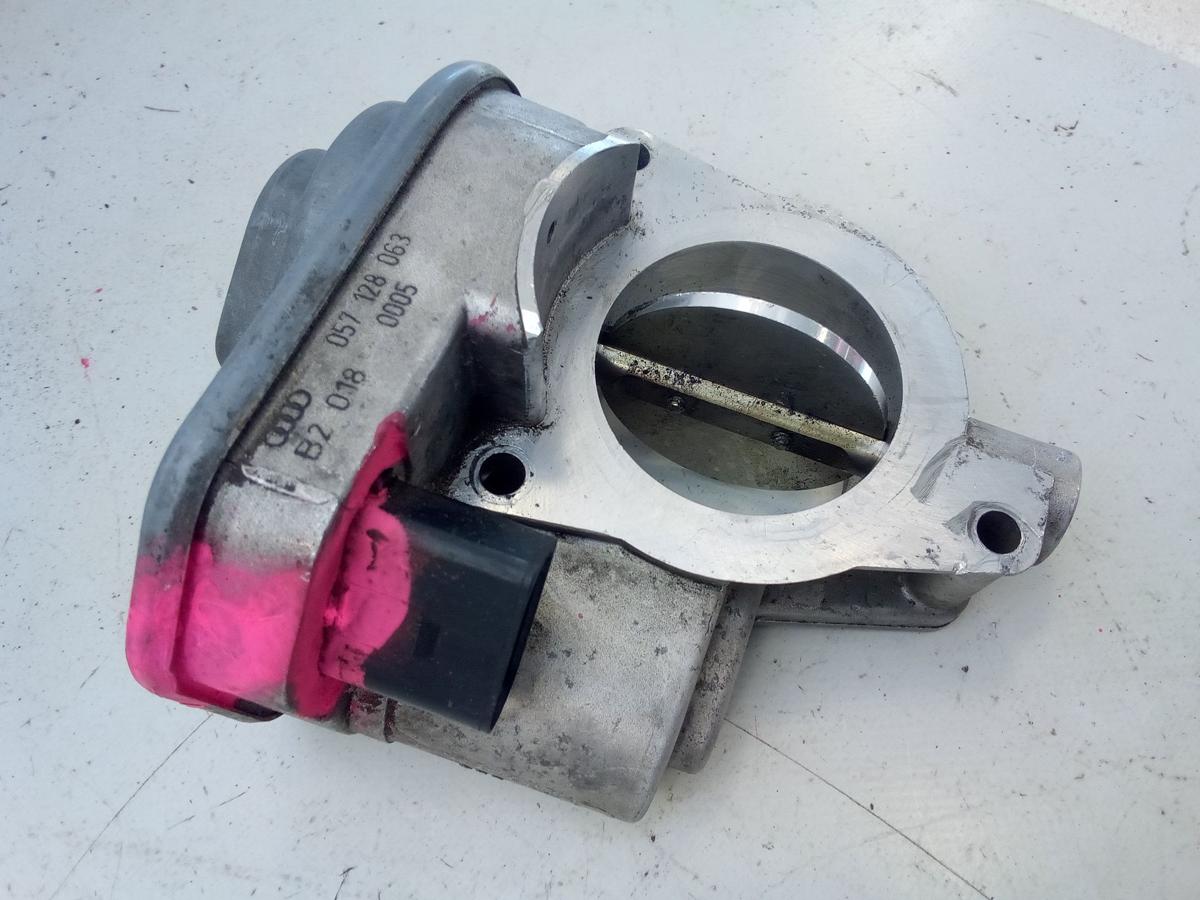 Audi A8 4E original Drosselklappe 057128063 BJ2003 4.0TDI V8 202kw ASE