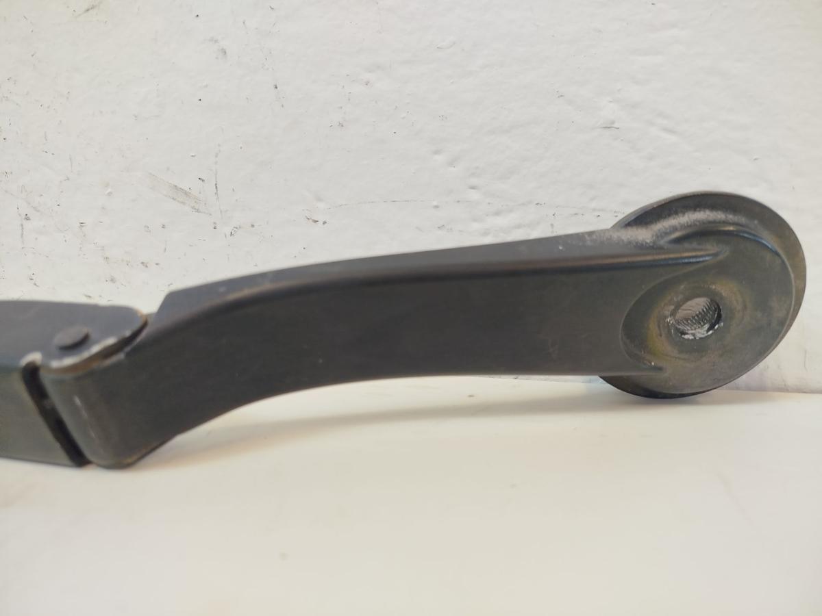 Ford Focus DYB MK3 Wischerarm vorn links Scheibenwischer Fahrerseite