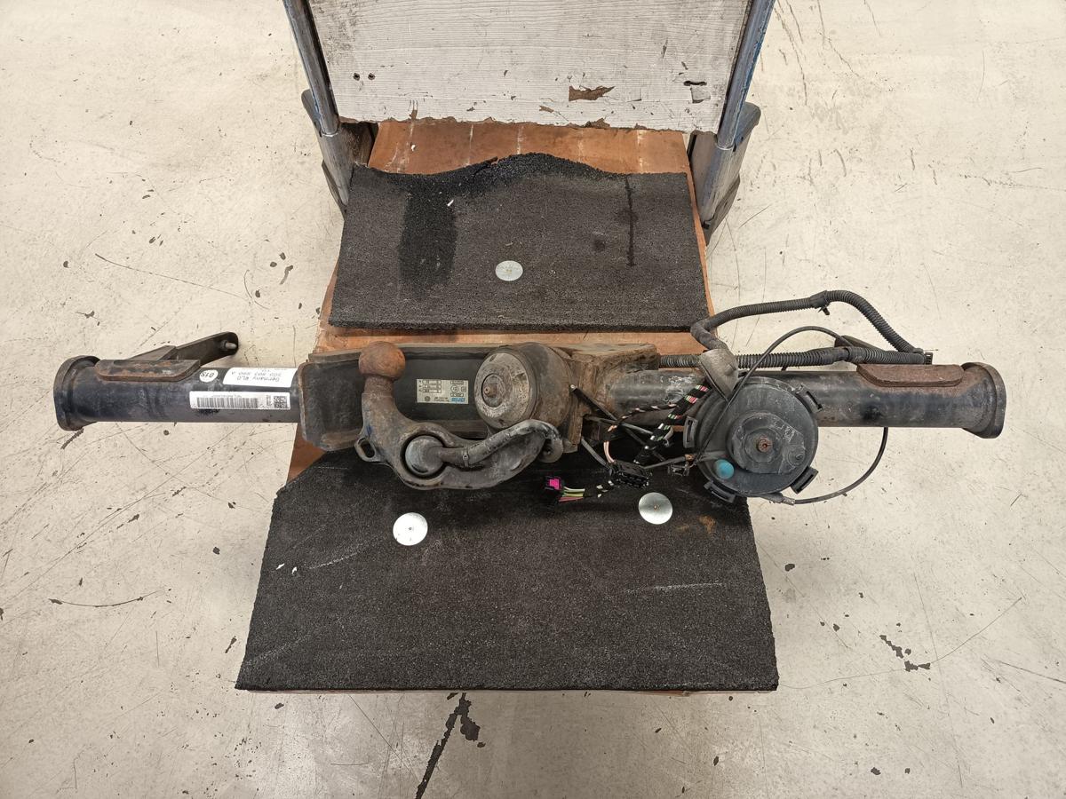 VW Golf VII Kombi original Anh&auml;ngerkupplung schwenkbar 5G9803880A Bj 2014