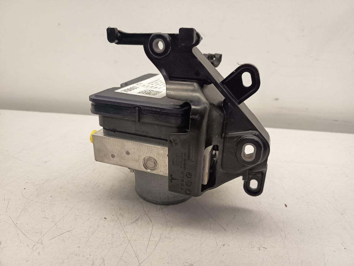 Tesla Model Y original ABS Hydroaggregat 218874100A Baujahr 2025
