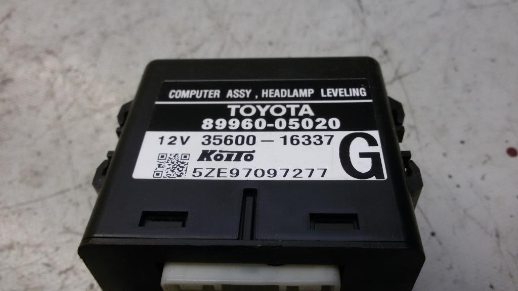 Toyota Avensis T25 BJ2006 Steuergerät Leuchtweitenregulierung 89960-05020