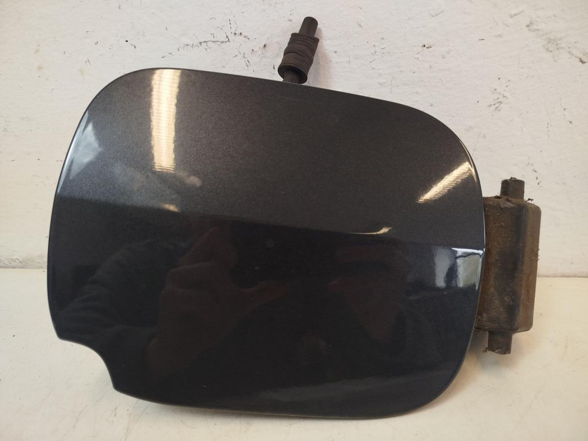 Renault Clio 3 III BR Tankklappe Tankdeckel Tankverschluss TEB66 Gris Eclipse