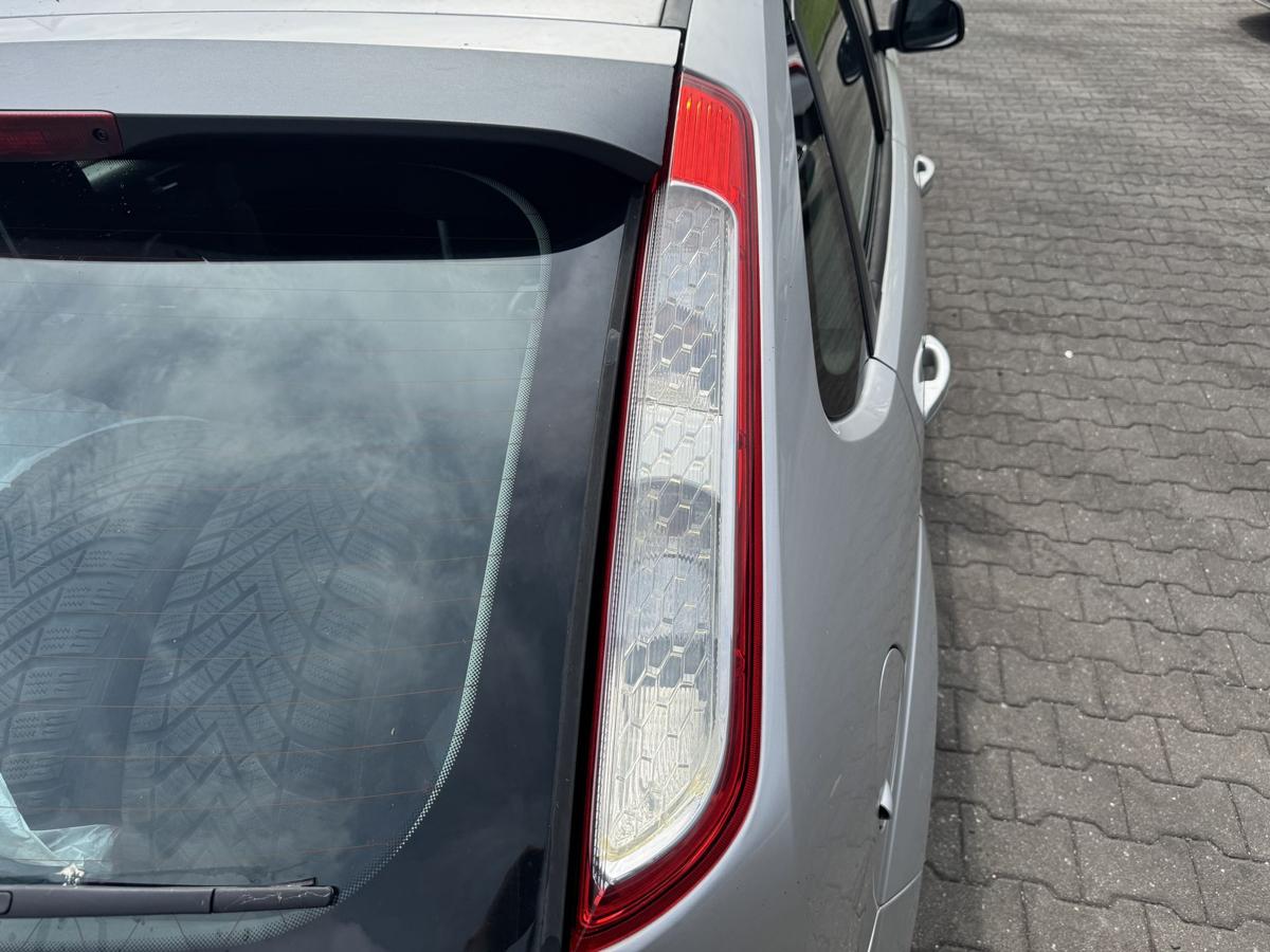 Ford Focus 2 original R&uuml;cklicht R&uuml;ckleuchte Schlussleuchte rechts Flie&szlig;heck Facelift Bj.2009