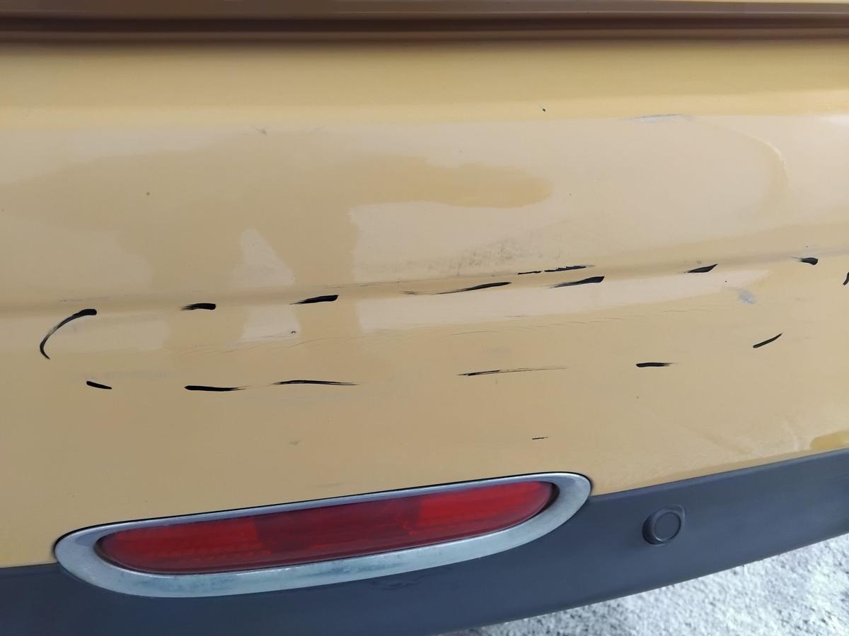 Mini II R56 One orig Sto&szlig;f&auml;nger Sto&szlig;stange hinten mit PDC A58 Mellow Yellow BJ08