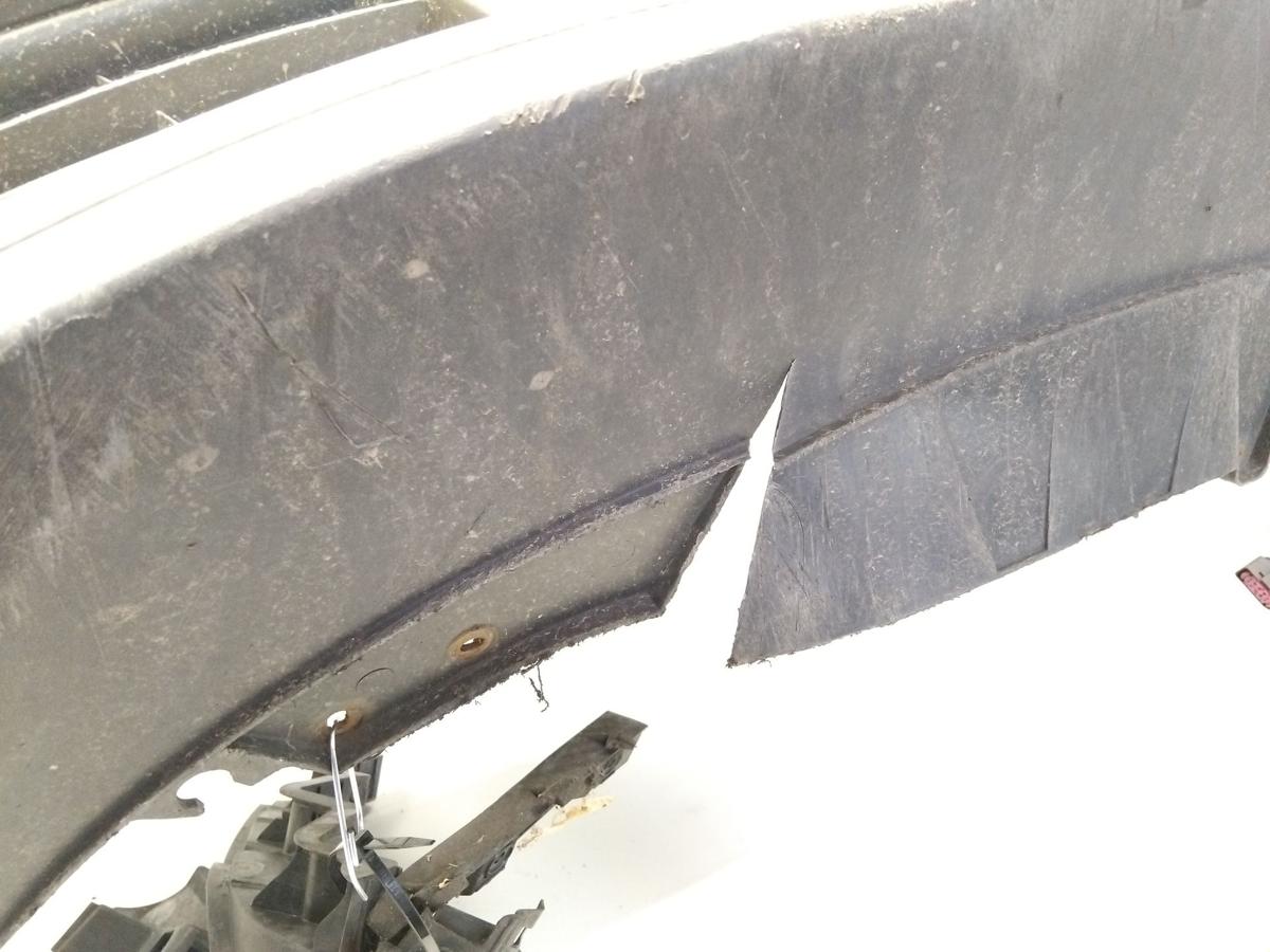 VW Passat 3C B6 original Sto&szlig;stange Sto&szlig;f&auml;nger vorn hellelfenbein 115 Bj.2006