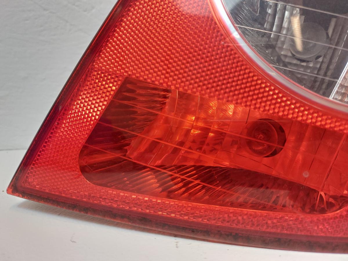 Renault Clio III R Rückleuchte Schlussleuchte Rücklicht hinten rechts mit Träger Renault Clio III R Rückleuchte Schlussleuchte Rücklicht hinten rechts mit Träger