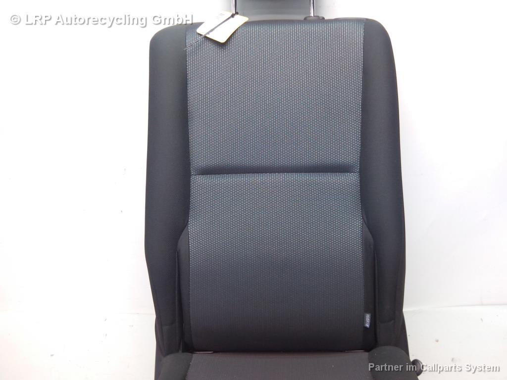 Toyota Corolla Verso BJ2006 Sitz hinten links ISOFIX