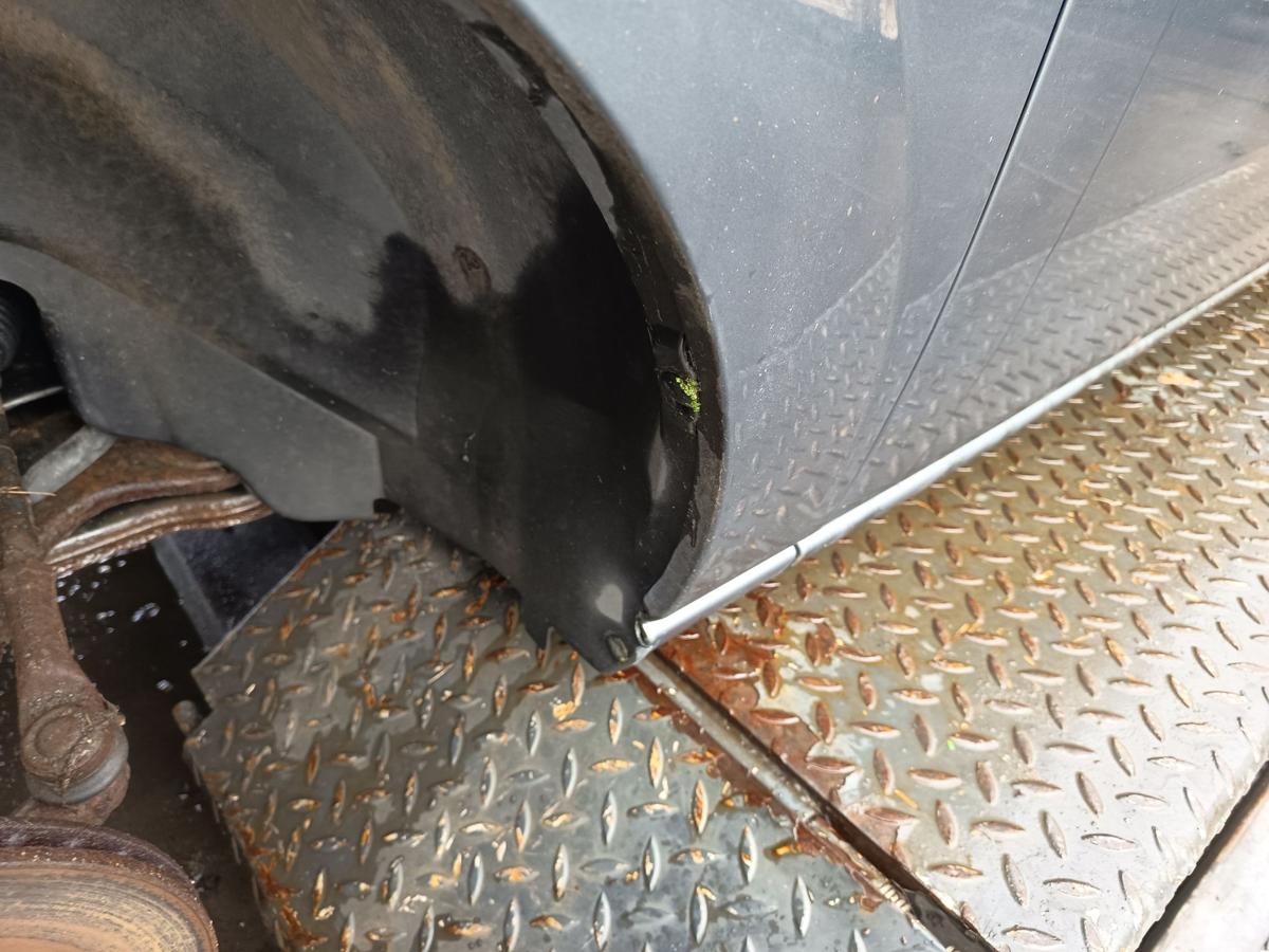 Ford Mondeo III original Kotfl&uuml;gel links Seitenteil Graphitgrau Bj 2005