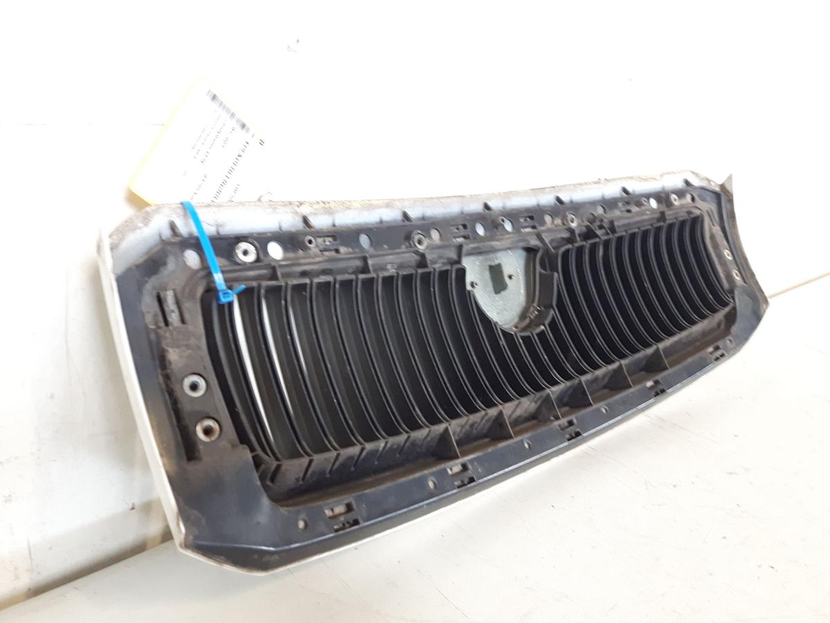 Skoda Fabia 1 6Y original Kühlergrill mit Rahmen candyweiss LF9E BJ2003