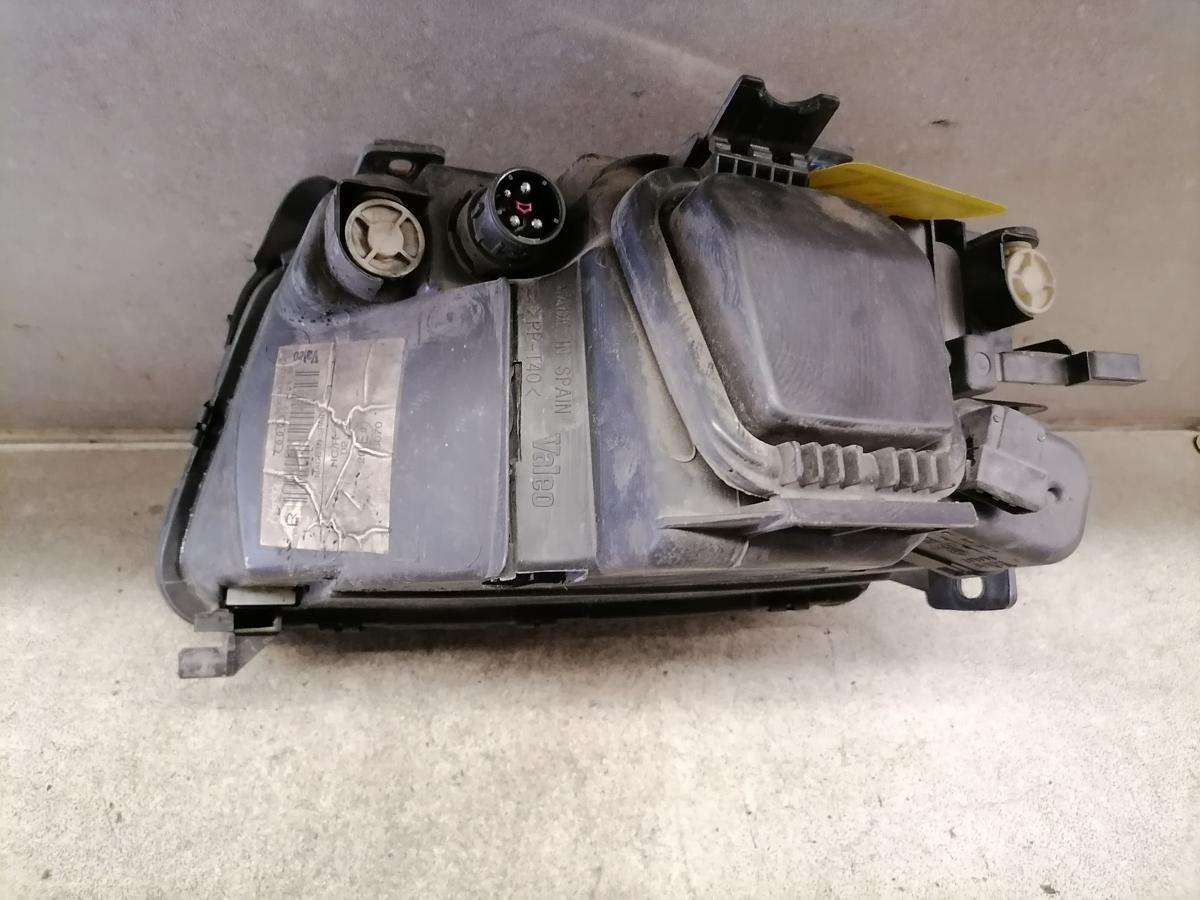 Audi A4 B5 Scheinwerfer rechts vorn Halogen Valeo BJ94-99