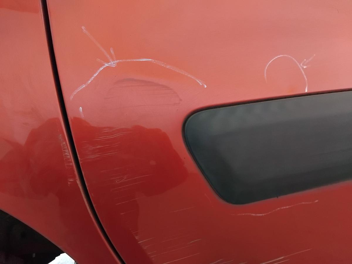 Citroen Berlingo 2 Schiebet&uuml;r rechts EKQ luziferrot besch&auml;digt BJ2010