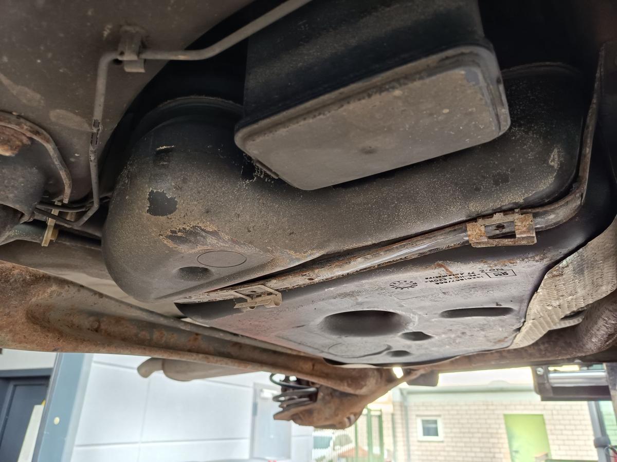 Opel Meriva B original Kraftstofftank Beh&auml;lter Benzin f&uuml;r 1,4l 88kW Bj 2013