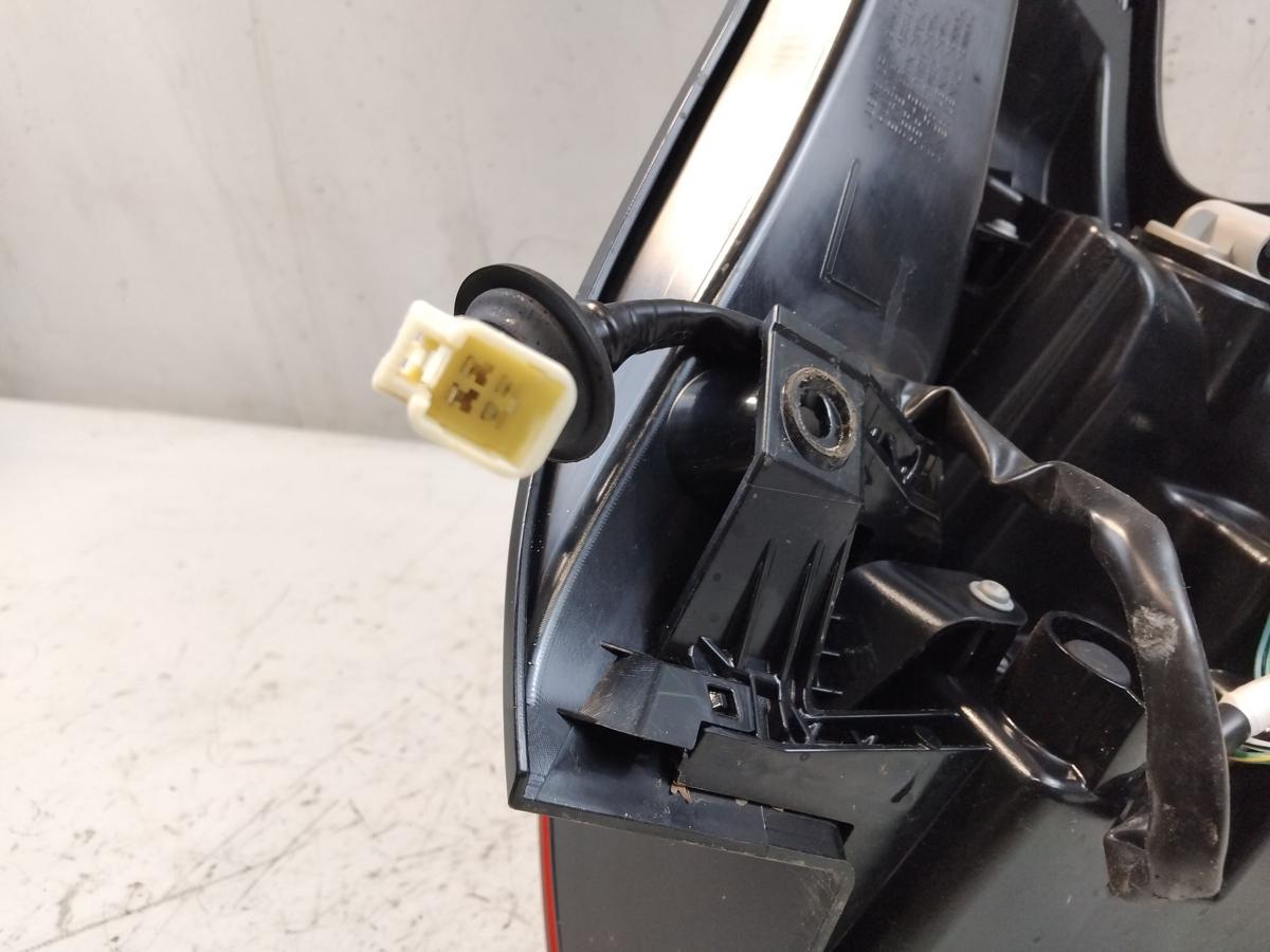 Mitsubishi Eclipse Cross original R&uuml;ckleuchte Schlussleuchte links Teil-LED
