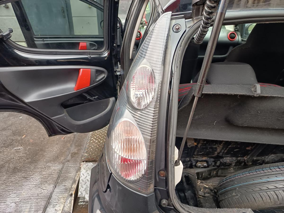 Citroen C1 original Rückleuchte links Heck/Schluss/Licht Bj 2013 Citroen C1 original Rückleuchte links Heck/Schluss/Licht Bj 2013