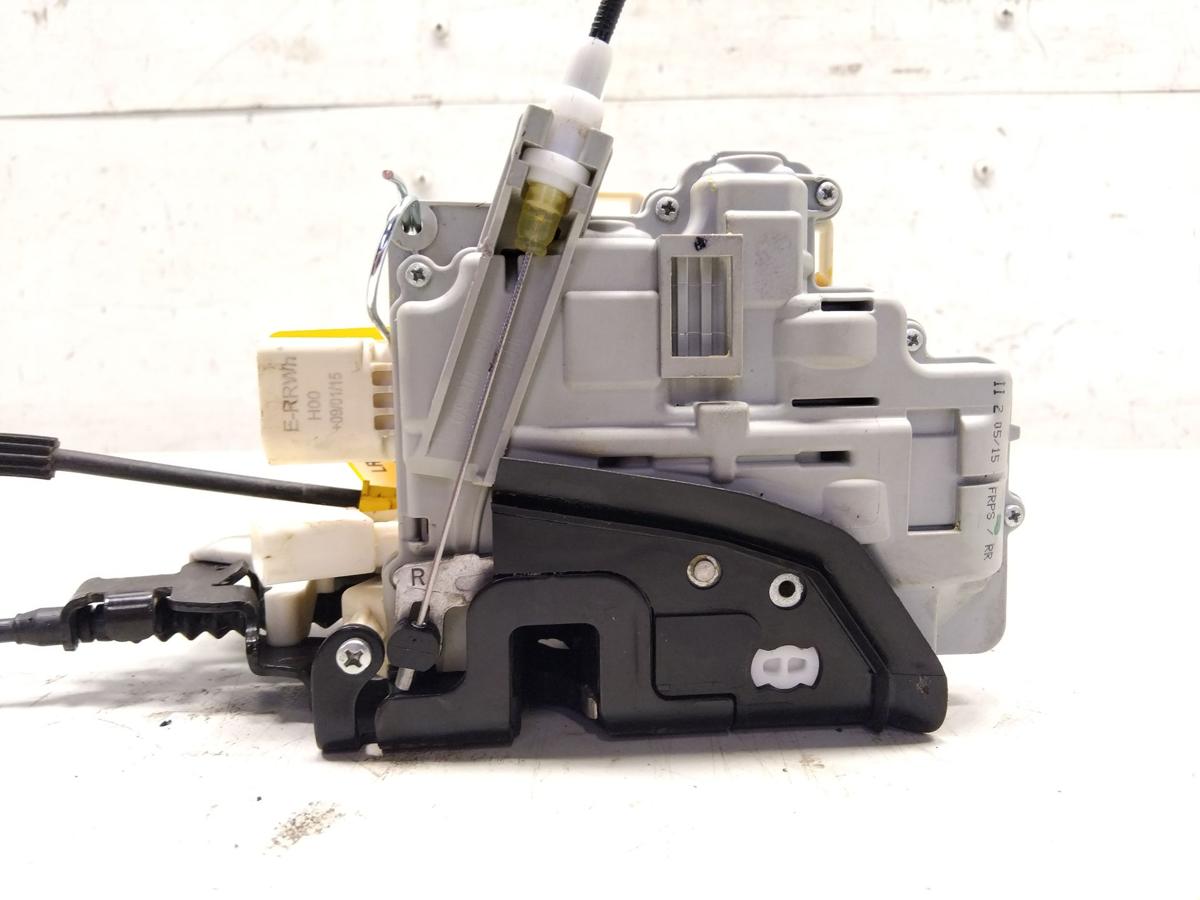 Audi A8 4H D4 orig T&uuml;rschlo&szlig; vorn rechts Zuziehhilfe Softclose BJ2015 4H1837016E