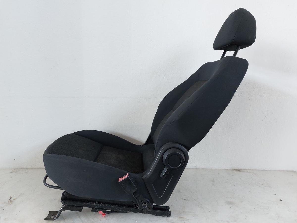 Mitsubishi Colt Z30 CZ3 Sitz vorn rechts Beifahrersitz 3 türer Stoffsitz