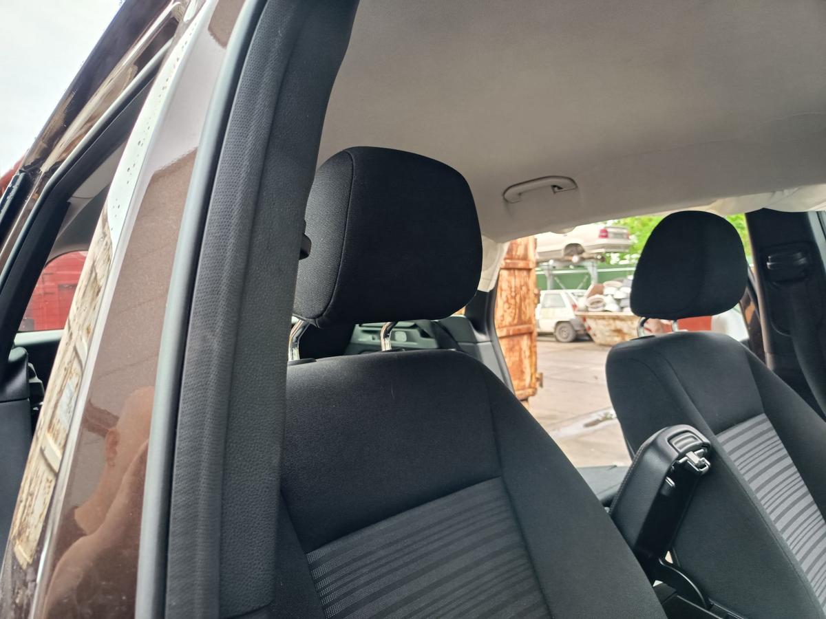 Mercedes W246 original Sitz vorn rechts Beifahrer Stoff schwarz/anthrazit Bj2014