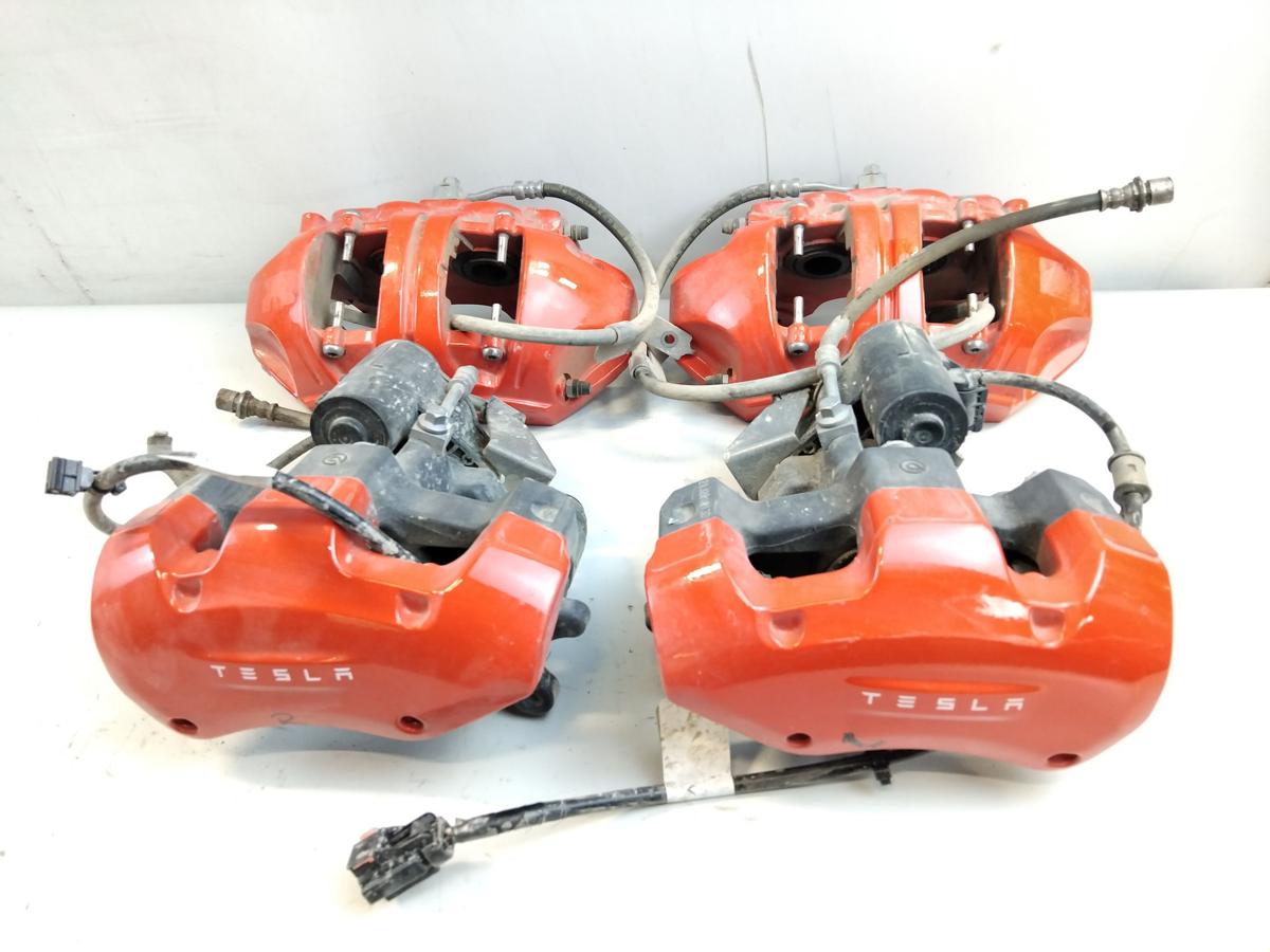 Tesla Model Y Performance original Bremsenset Bremsenkit Brembo Bj.2022