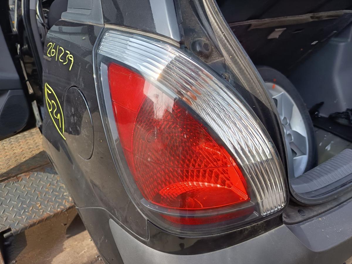 Kia Rio II 5t&uuml;rer original R&uuml;ckleuchte links Heck Schluss Licht Bj 2009