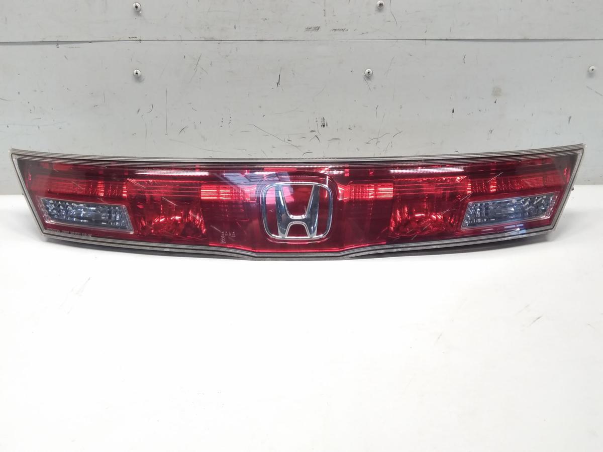 Honda Civic VIII FK original Rückleuchte Heckblende mitte BJ2008