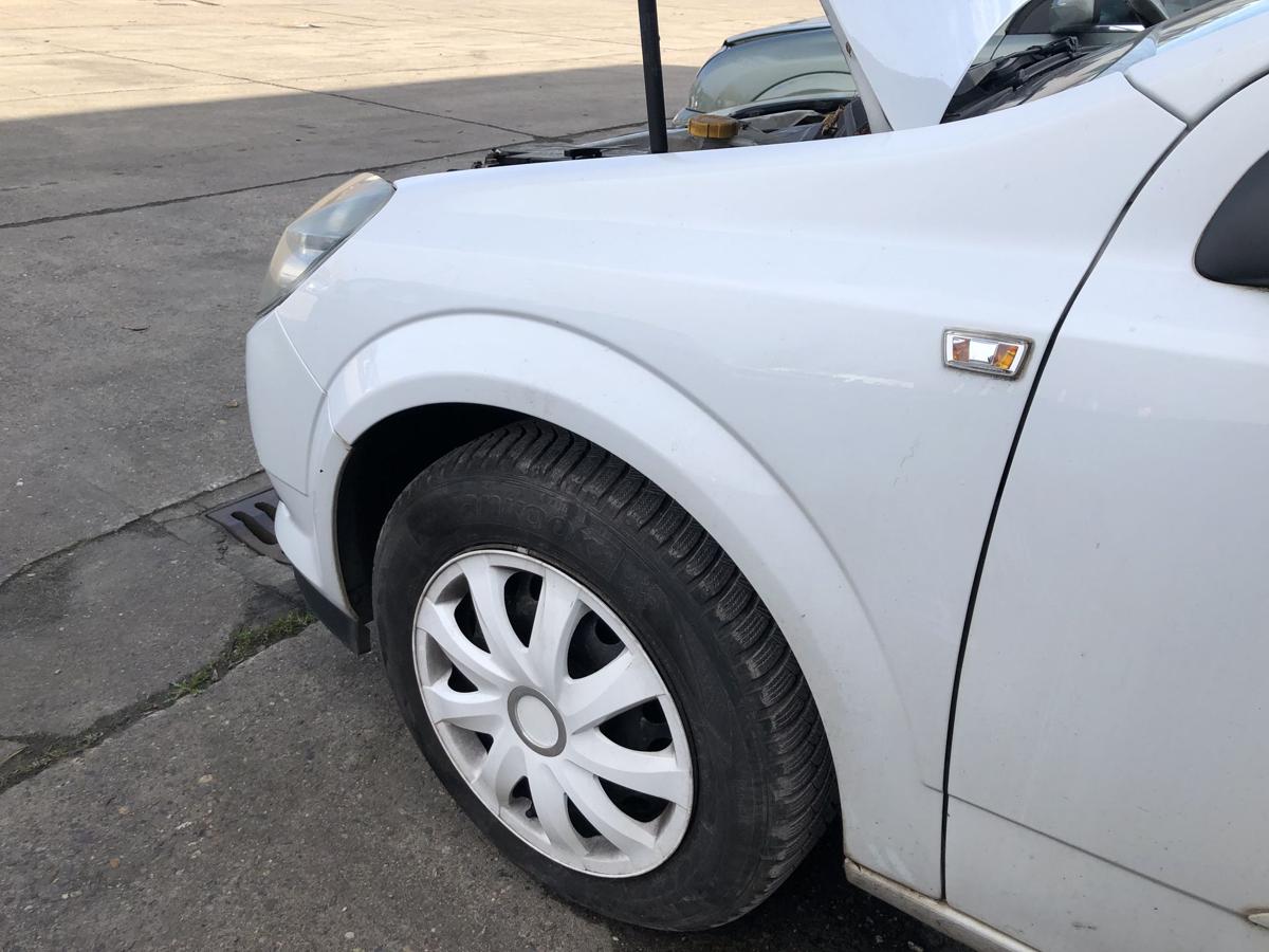 Opel Astra H GTC Kotfl&uuml;gel vorn links Fahrerseite 10U Casablancawei&szlig;