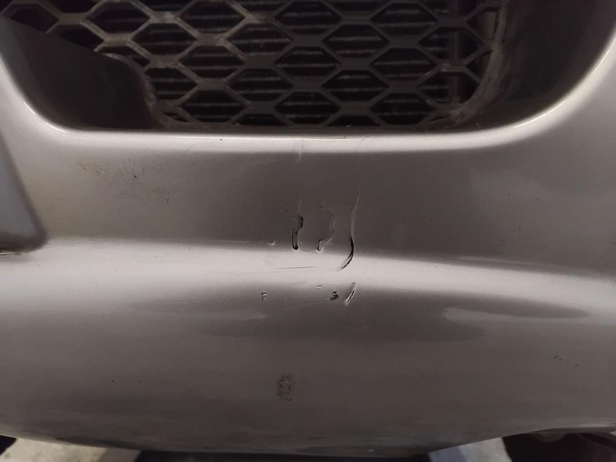 Hyundai Santa Fe SM original Stoßstange Stossfänger vorn grau BJ2003