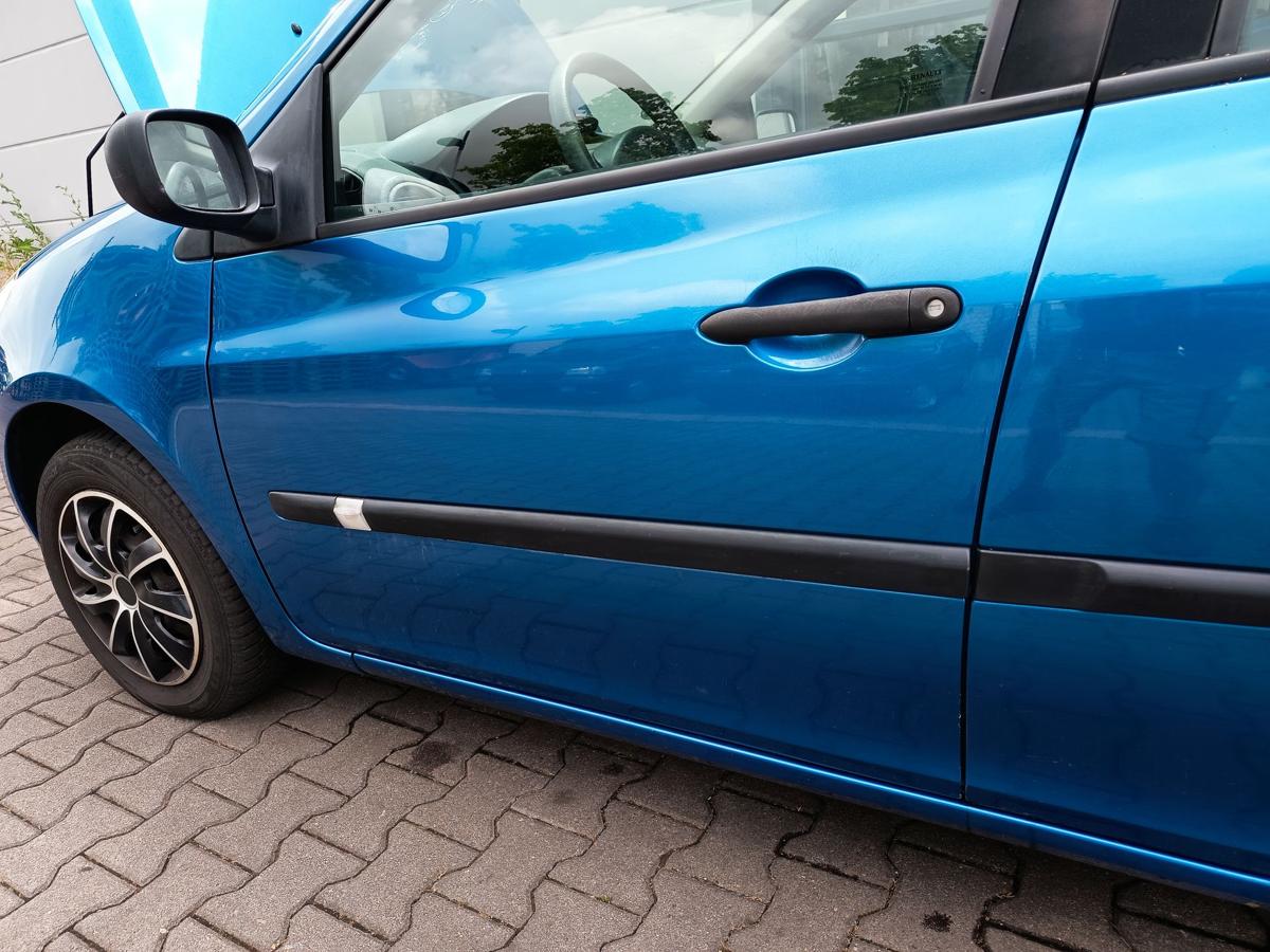 Renault Clio III orig Tür vorn links 5türer TEI45 Blau met Bj 2006