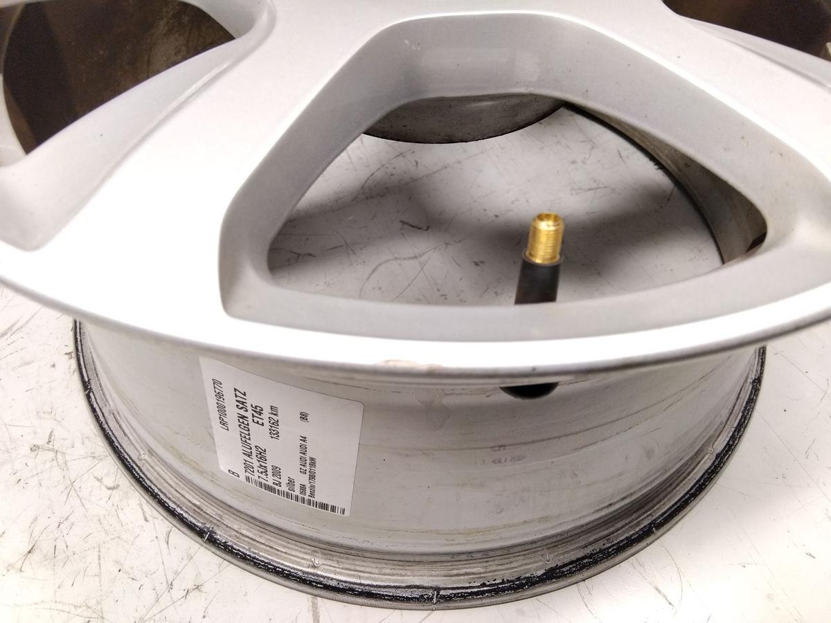 Audi A4 8K B8 original Satz Alufelgen 4 St&uuml;ck 7.5Jx16H2 ET45 8K0601025F Bj.2009