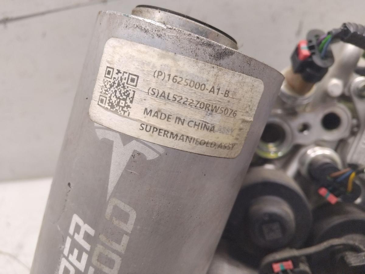 Tesla Model Y original Heizungseinheit Klimaeinheit Chiller BJ2023