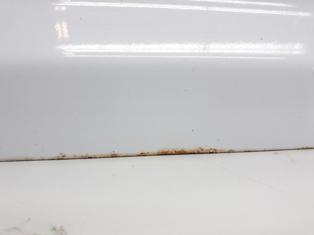 VW Touran 1T3 ab Baujahr 2010 T&uuml;r hinten links LB9A CANDYWEISS Rostansatz