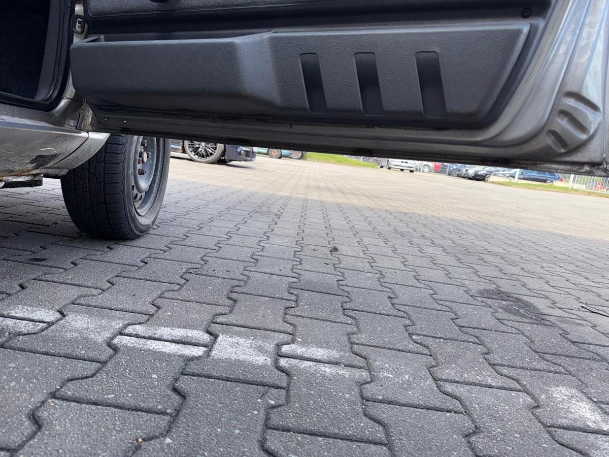 Volvo 340 original Tür vorn rechts silber 5 Türer Rohbau BJ86