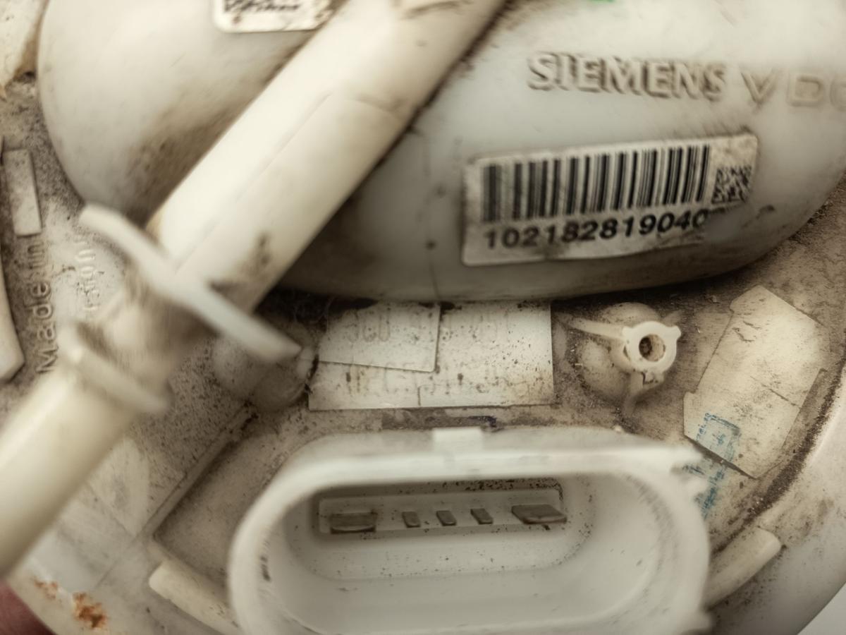 VW Passat 3C original Kraftstoffpumpe 1.6 75kW Benzin Bj 2006