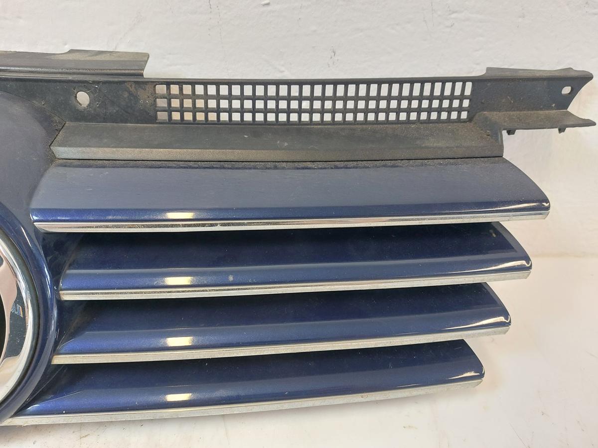 VW Bora 1J Kühlergrill Grill Frontgrill mit Chrom und Logo LB5N Indigoblau Perl