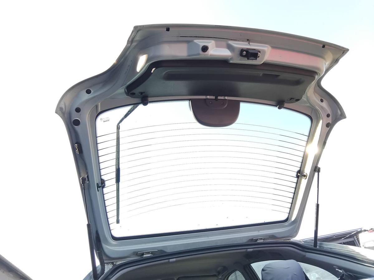 Renault Megane 1 BA Heckklappe MV632 Gris Boreal mit Scheibe BJ2001 Flie&szlig;heck