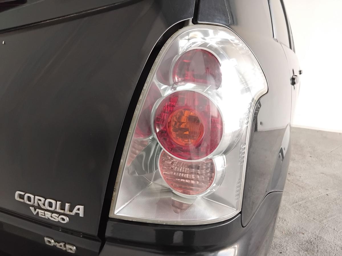 Toyota Corolla Verso II AUR10 original Rückleuchte Schlussleuchte rechts BJ2006