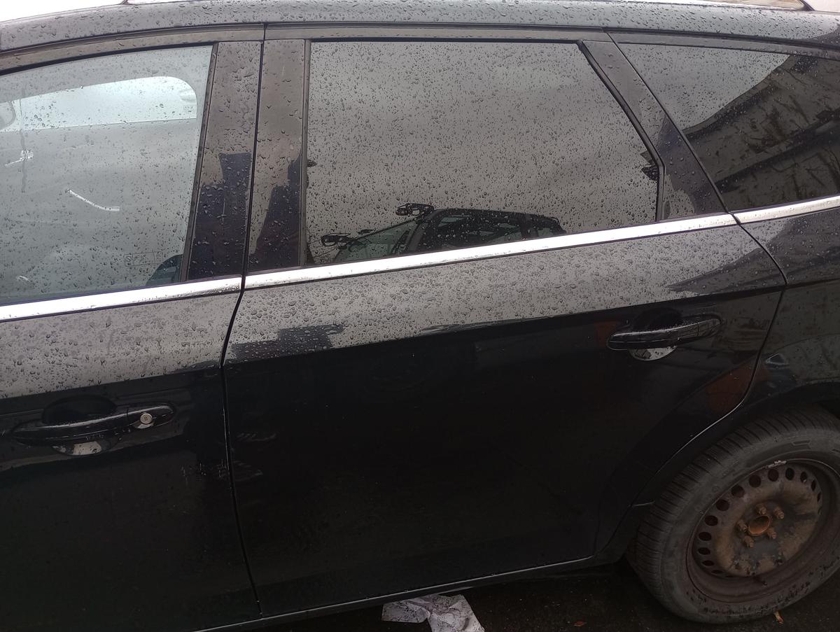 Ford Mondeo IV Kombi orig Tür hinten links Panther Schwarz Bj 2010