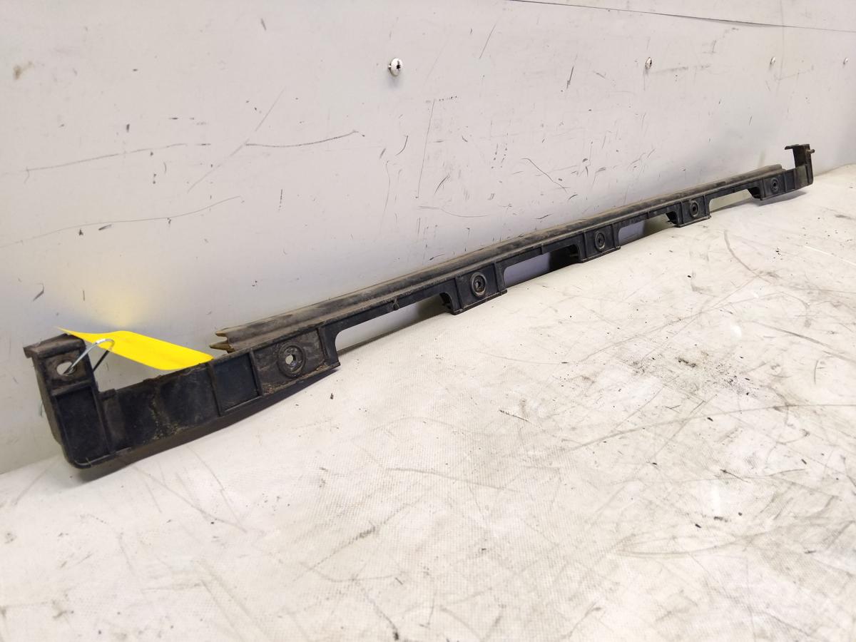 VW Fox 5Z original F&uuml;hrung Halter Sto&szlig;f&auml;nger Sto&szlig;stange hinten mitte Bj.2005