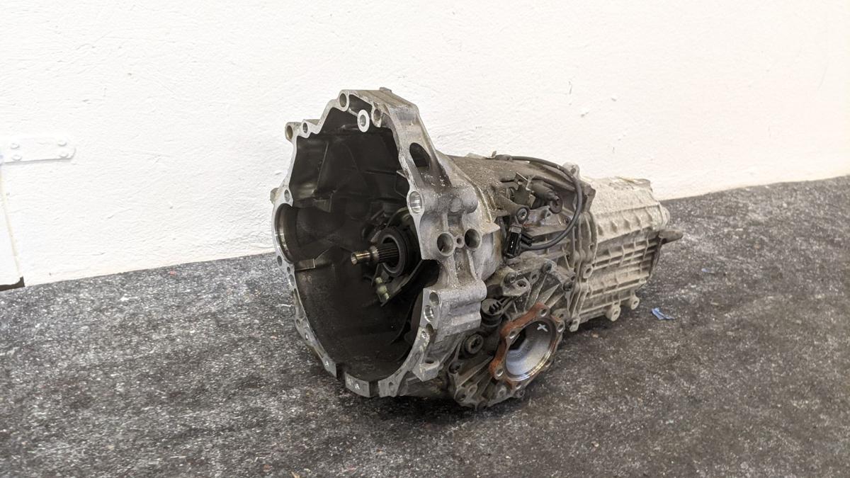 Audi A4 8E B7 Getriebe Schaltgetriebe 5 Gang HFF 88tkm 2 Liter Benziner