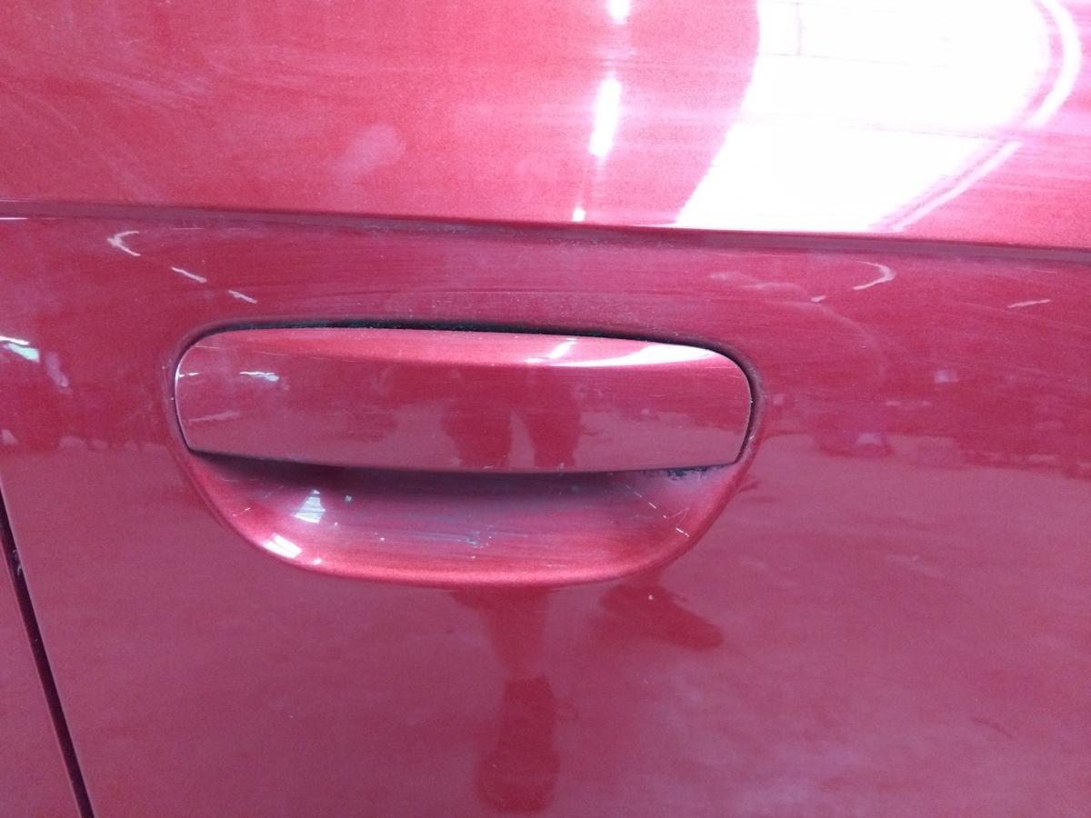 Audi A4 8E B7 Tür vorn rechts Beifahrertür granatrotmetallic LZ3F BJ2006