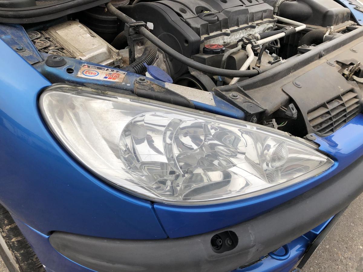 Peugeot 206CC Typ 2D Scheinwerfer vorn rechts Hauptscheinwerfer Valeo Lampe