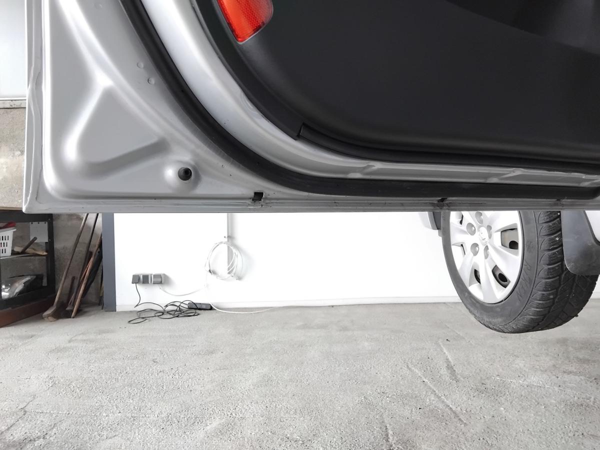 Hyundai i30cw Kombi FD T&uuml;r vorn links Fahrert&uuml;r 2R Continental Silver BJ2009