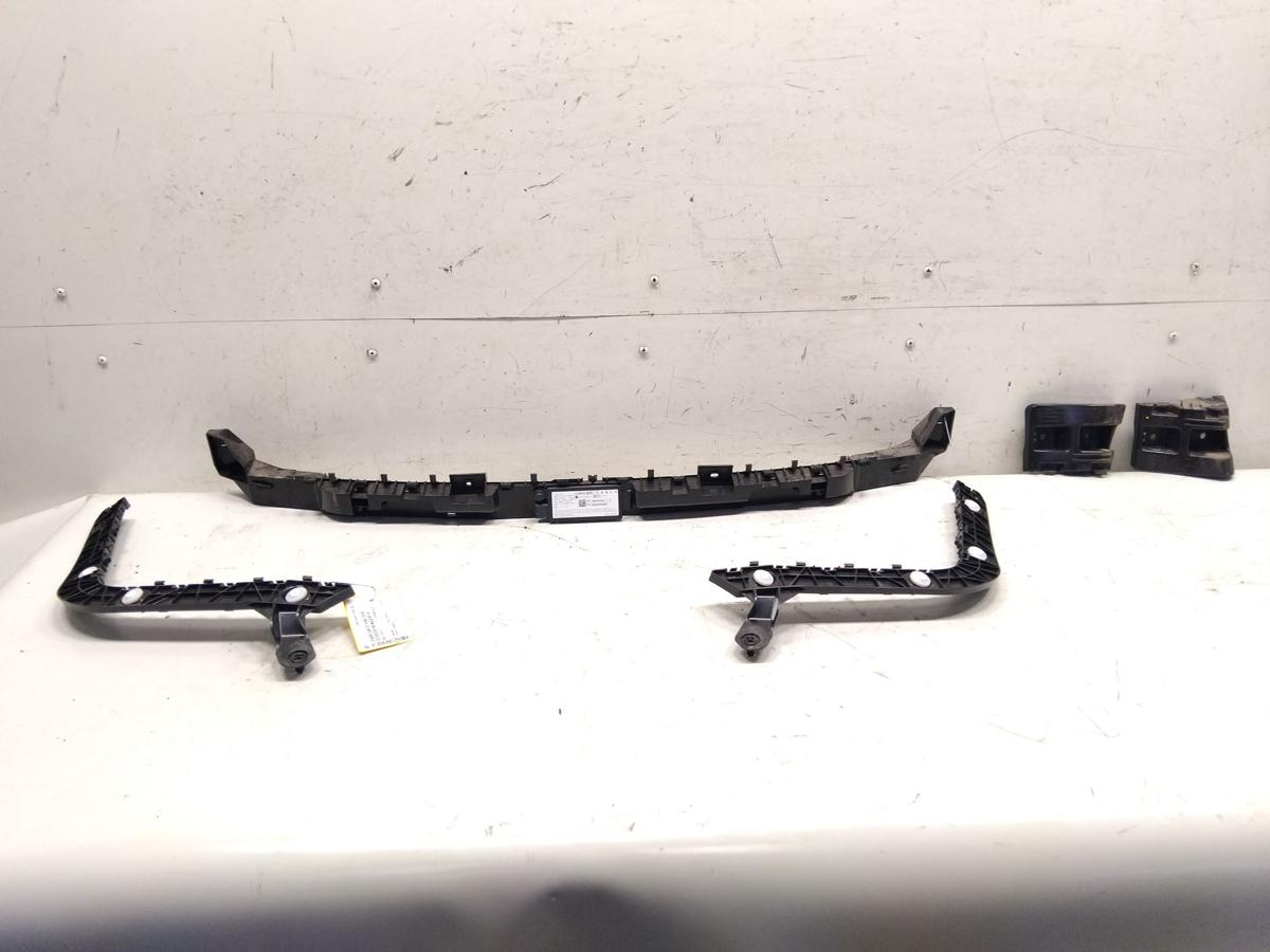 Tesla Model Y original Satz F&uuml;hrungen Halter Sto&szlig;f&auml;nger hinten BJ2023