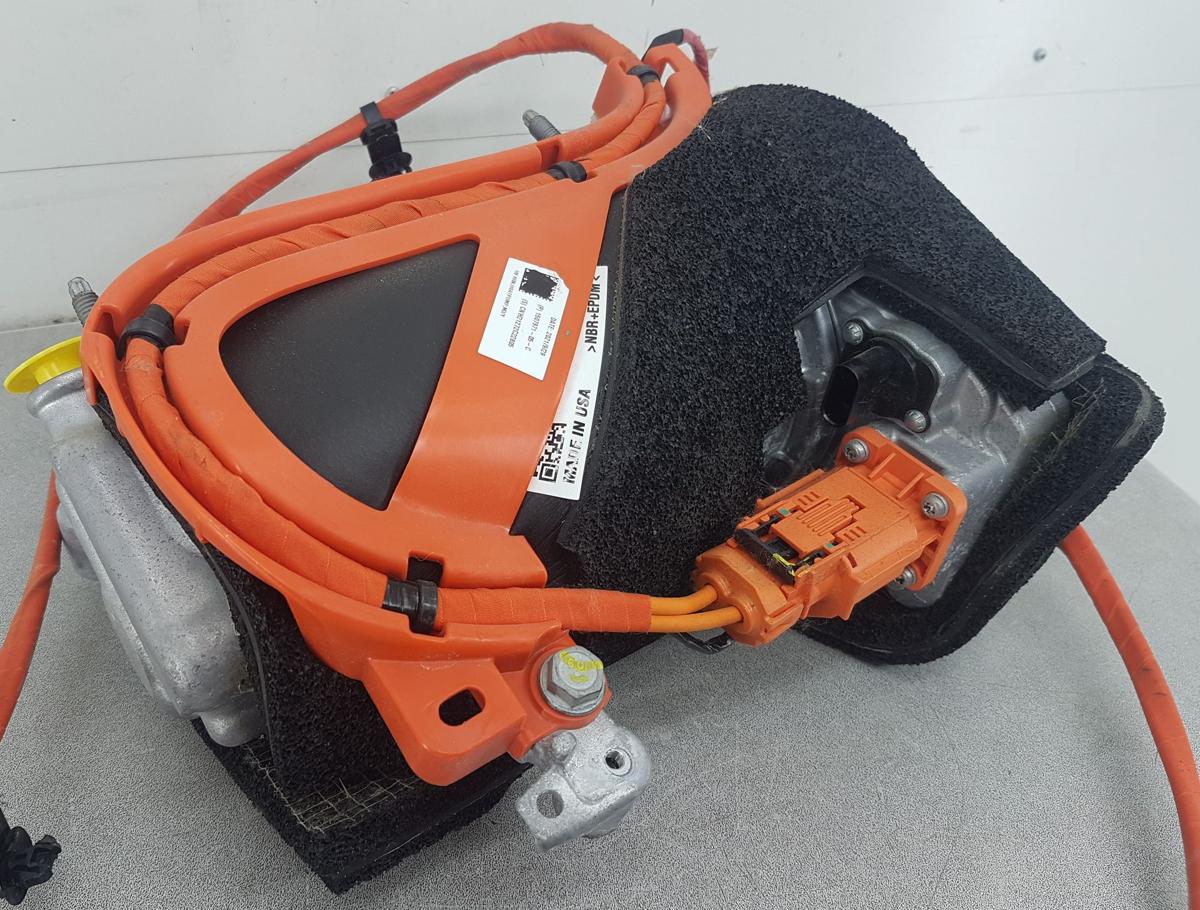 Tesla Model Y Klimakompressor Bj2022 1501256-01-L R1234yf
