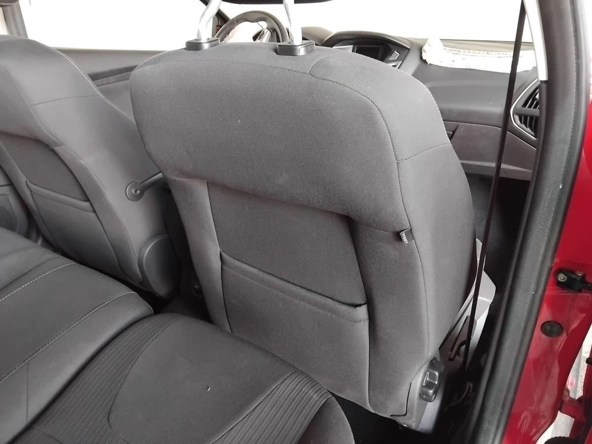 Ford Focus 3 DYB orig Sitz vorn rechts Beifahrersitz 5-t&uuml;rig BJ2013 Stoff d-grau