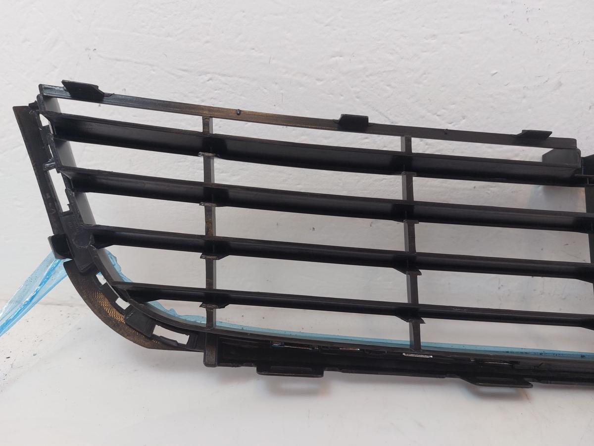 VW Golf 6 VI Gitter vorn mitte Stoßfänger Stoßfängergitter Nachbau
