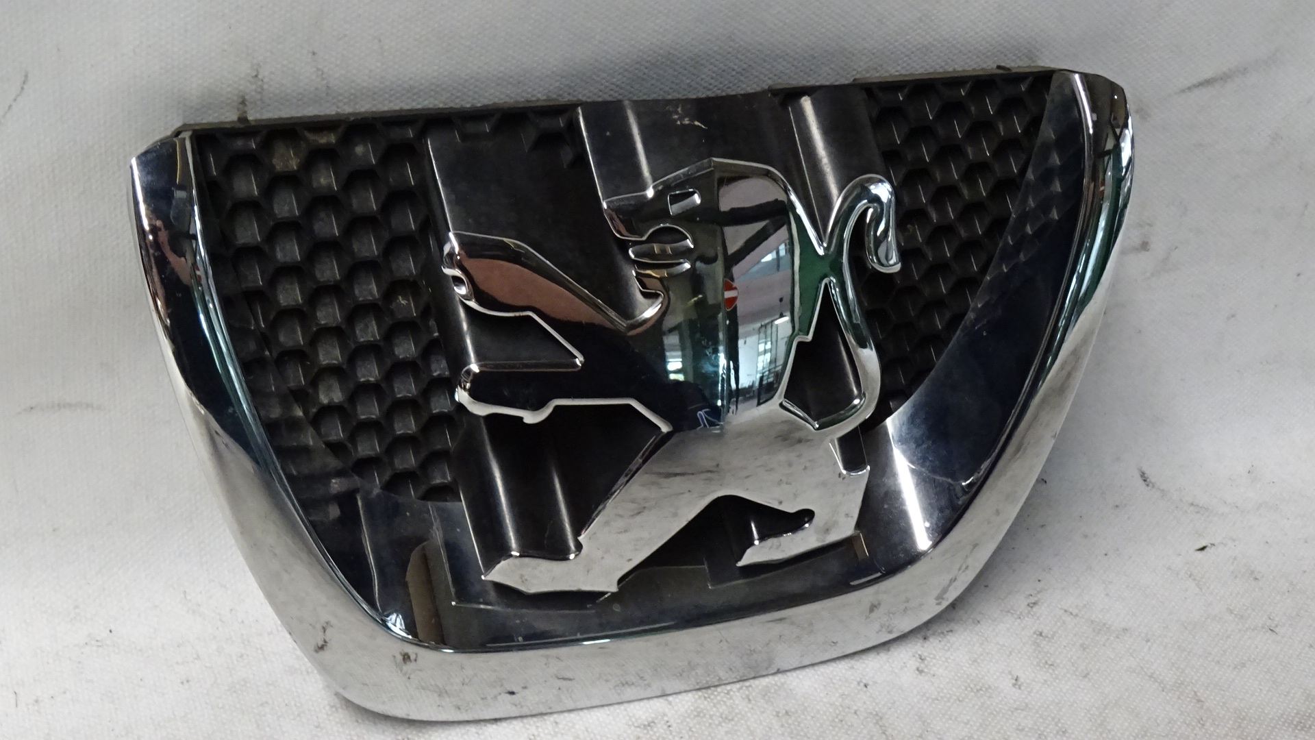 Peugeot 207 Bj2013 Emblem Kühlergrill