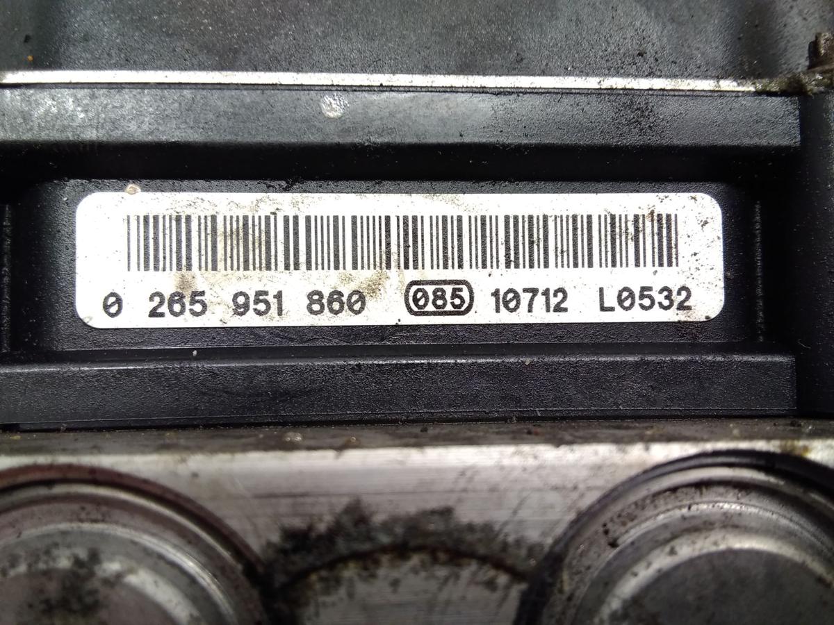 Mercedes Benz E 500 4-Matic 212 original ABS-Block Bj.2011 A2184310912